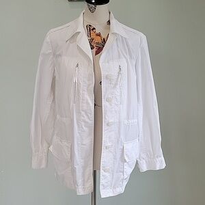 Harve BENARD white jacket.  Lots of pockets, gathered at the waist.  Size is 4.